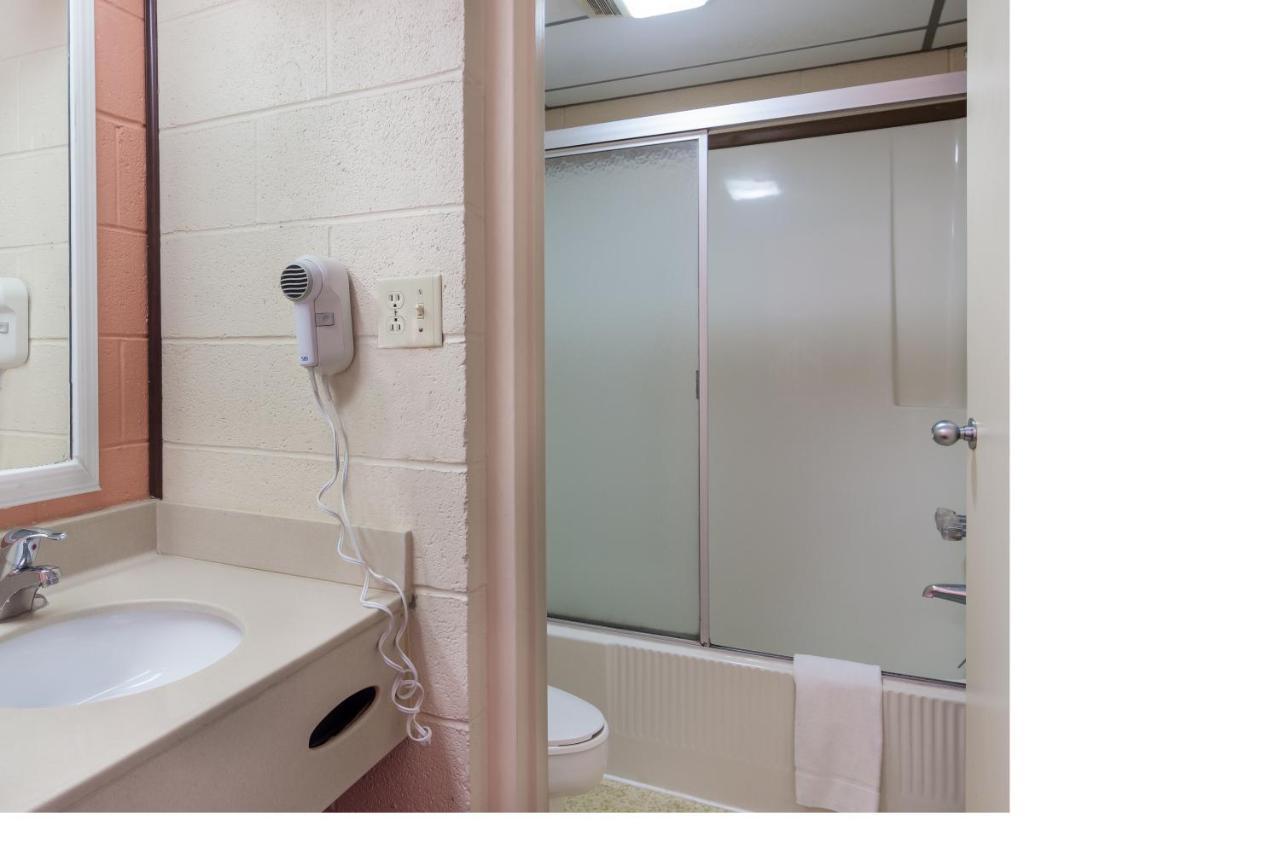 Americas Best Value Inn Вайтвілл Екстер'єр фото