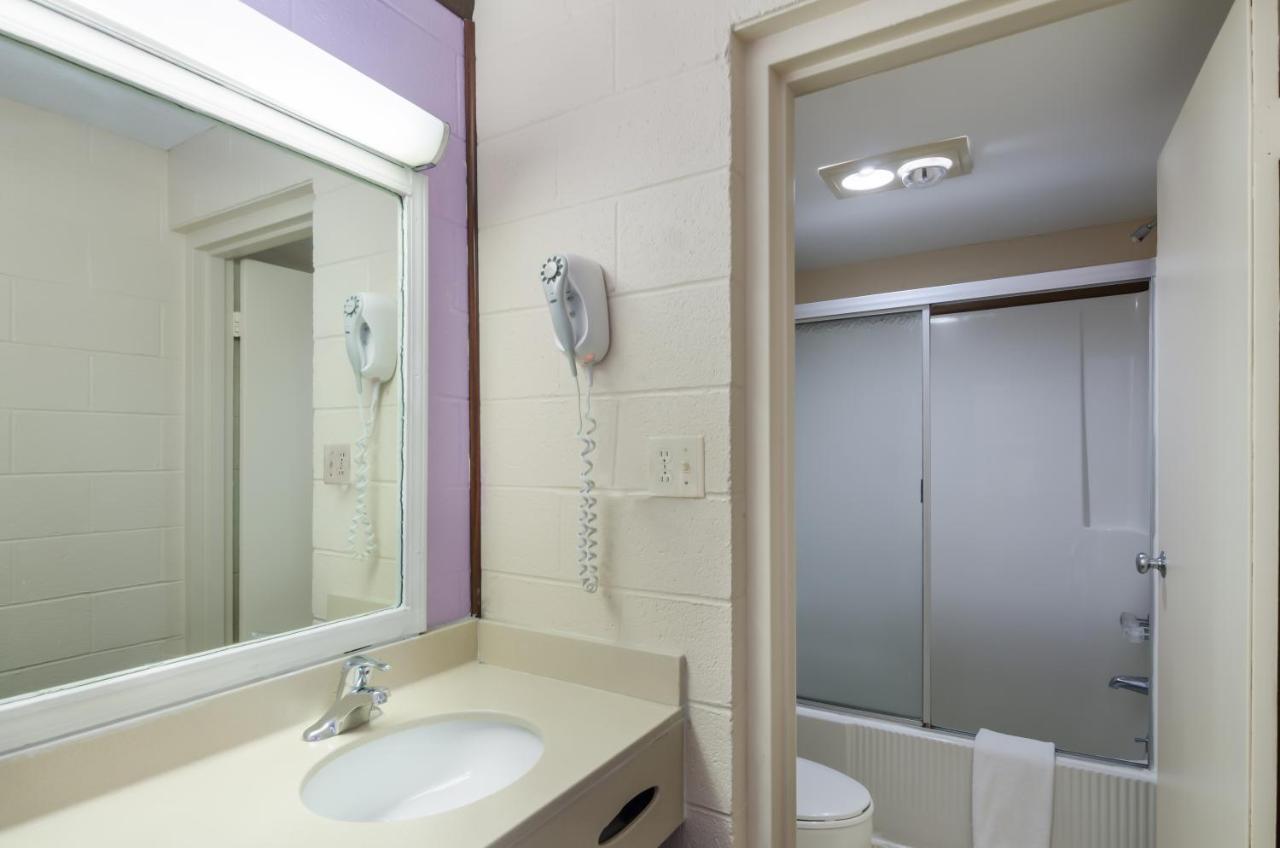 Americas Best Value Inn Вайтвілл Екстер'єр фото