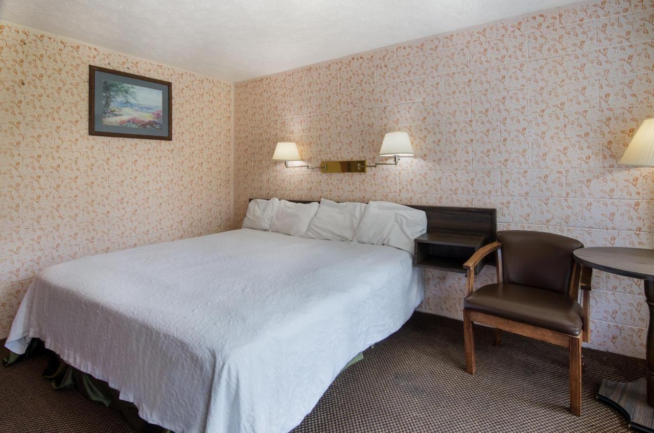 Americas Best Value Inn Вайтвілл Екстер'єр фото