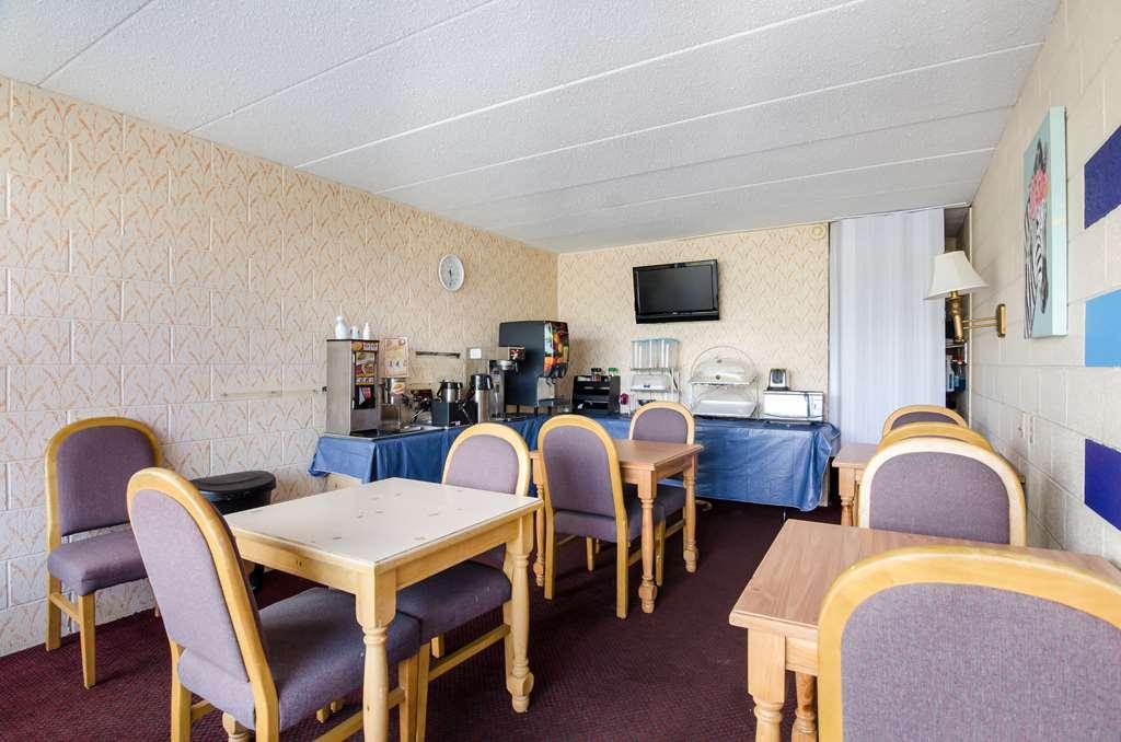 Americas Best Value Inn Вайтвілл Ресторан фото